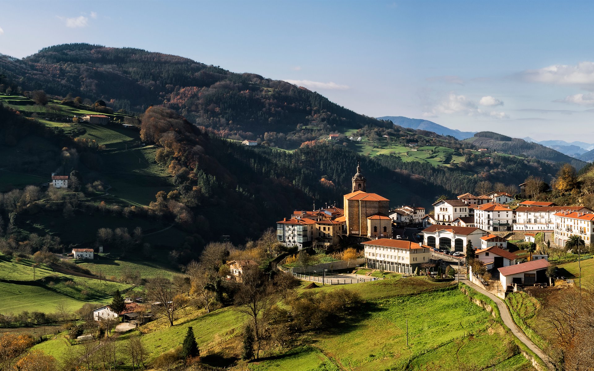 header picture of tour バルセロナ発　スペイン・ポルトガル周遊とサンチャゴ・デ・コンポステーラ、バスク地方